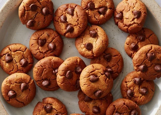 Air fryer gluten-free peanut butter chocolate chip cookies on a plate