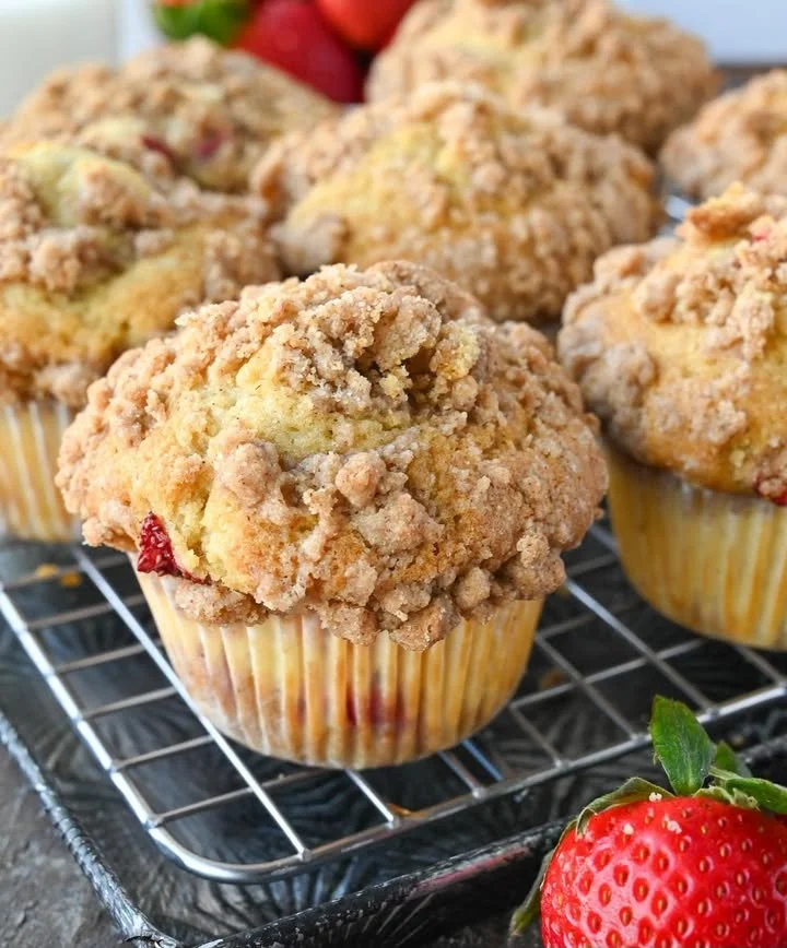 Strawberry Cheesecake Muffins
