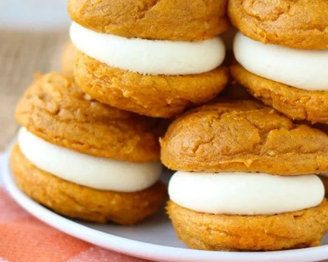 5 Ingredient Pumpkin Cheesecake Whoopie Pies