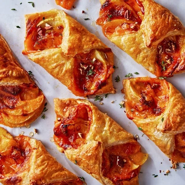 Delicious Apple Cheddar Bundles with sweet apples and savory cheddar cheese