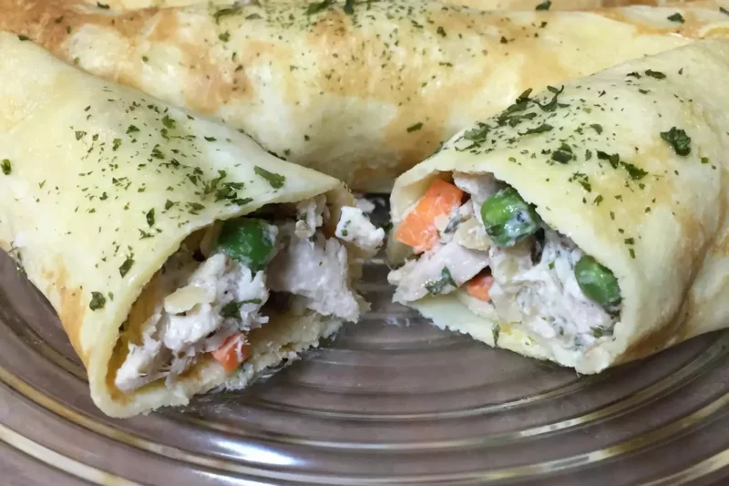 Easy Savory Crêpes with Chicken and Garlic