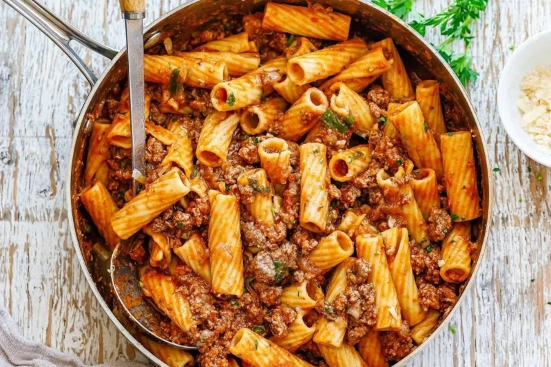 Ground Beef Pasta in Tomato Sauce