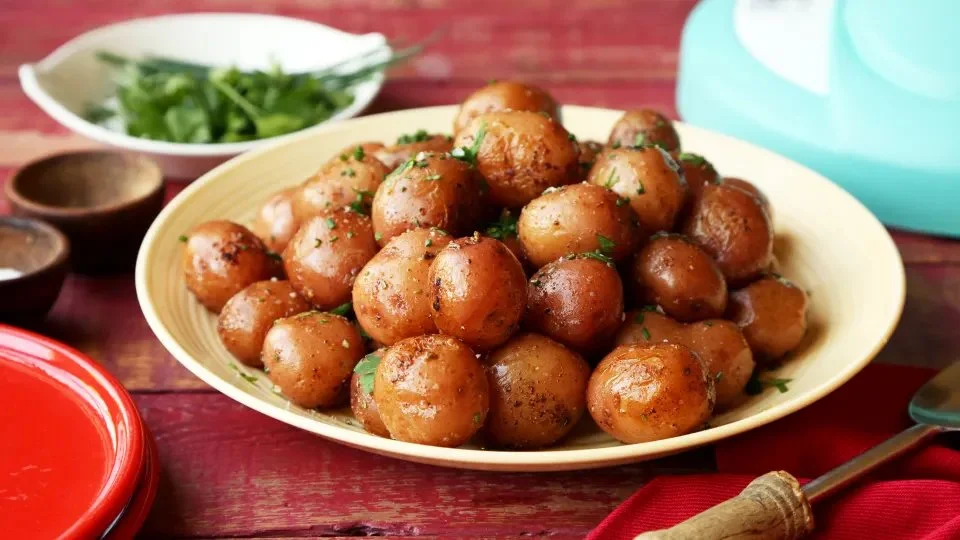 Delicious Instant Pot roasted potatoes served on a plate