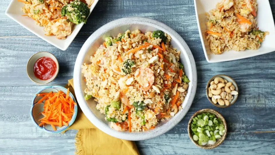Delicious Instant Pot shrimp fried rice with vibrant vegetables and shrimp