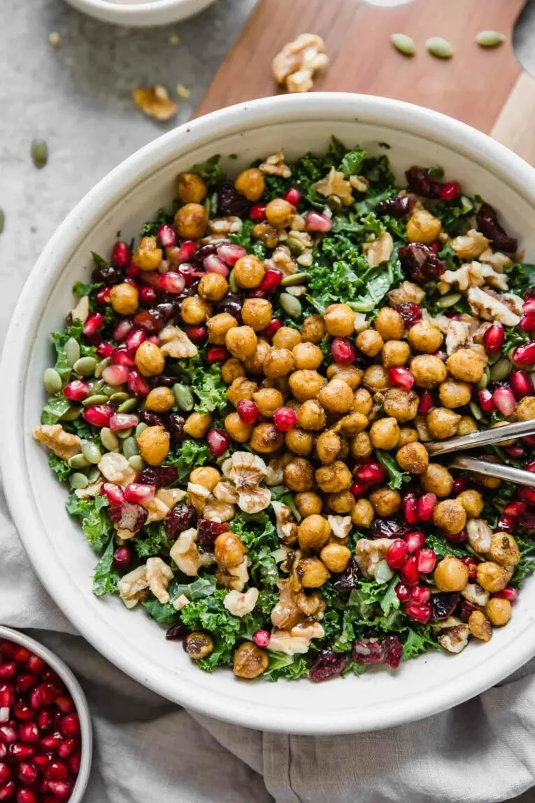 Nutritious roasted chickpea fall salad with fresh vegetables.