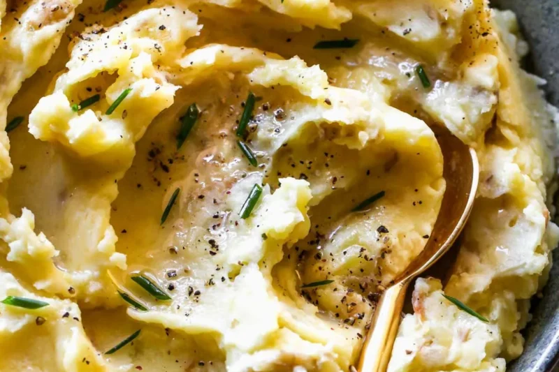 Roasted Garlic Mascarpone Mashed Potatoes