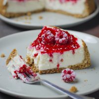 fresh raspberry cheesecake